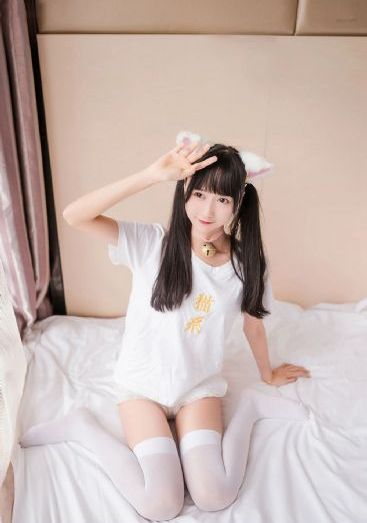 少妇漂亮邻居2_完整版在线观看